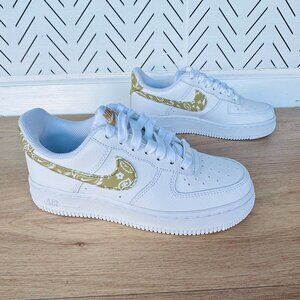 ❤️Nike Air Force 1 07 Sz 5 Women Shoes Sneaker Athletic White Paisley DJ9942-101